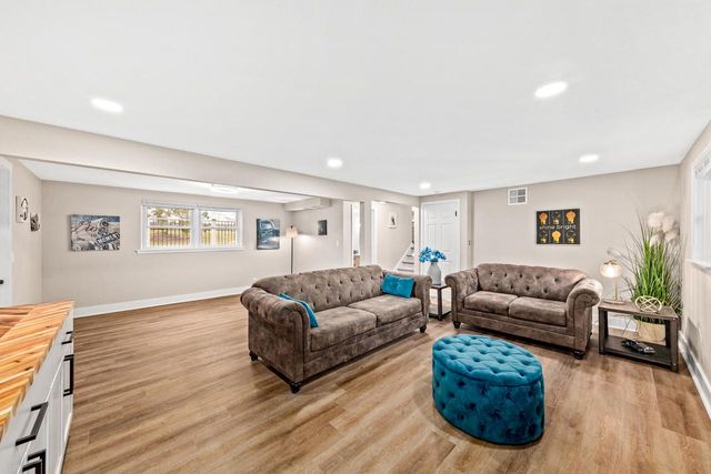 N85W12940 Renee DRIVE, Menomonee Falls, WI 53051