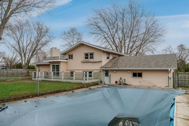 N85W12940 Renee DRIVE, Menomonee Falls, WI 53051