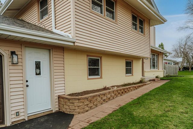 N85W12940 Renee DRIVE, Menomonee Falls, WI 53051