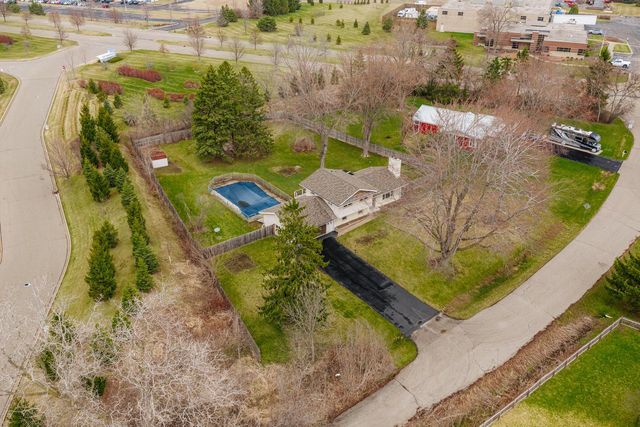 N85W12940 Renee DRIVE, Menomonee Falls, WI 53051