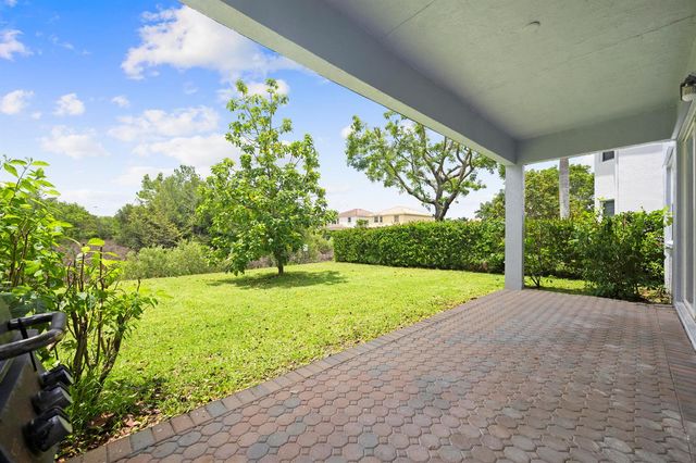 9049 Dupont Place, Wellington, FL 33414