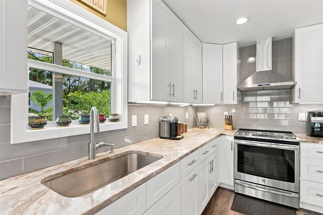 389 GEORGIA AVENUE, Crystal Beach, FL 34681