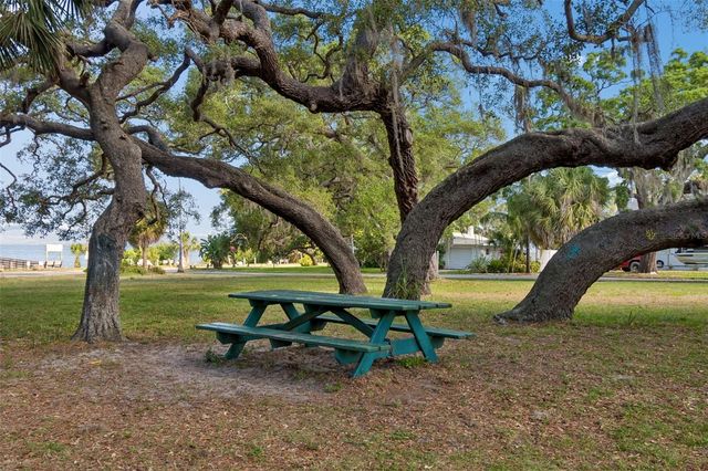 389 GEORGIA AVENUE, Crystal Beach, FL 34681
