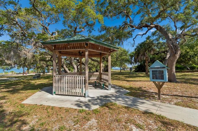 389 GEORGIA AVENUE, Crystal Beach, FL 34681