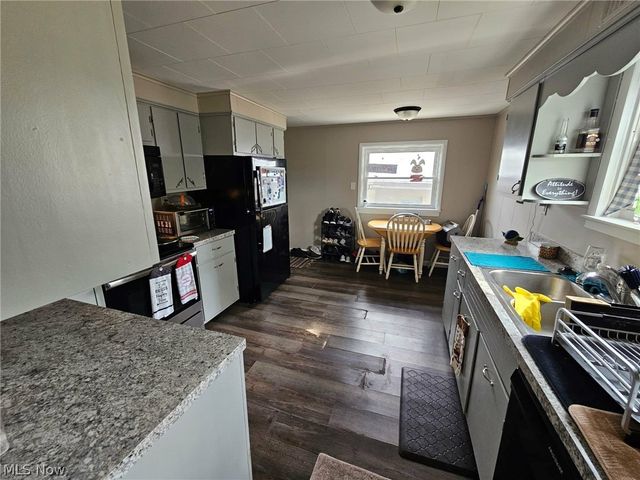 1305 Eastport Avenue, Uhrichsville, OH 44683