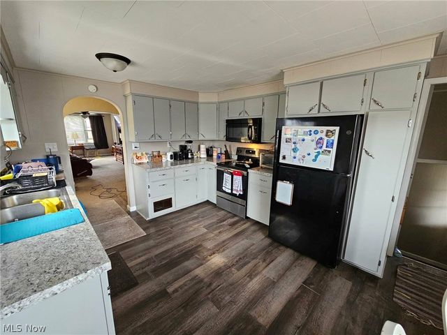 1305 Eastport Avenue, Uhrichsville, OH 44683