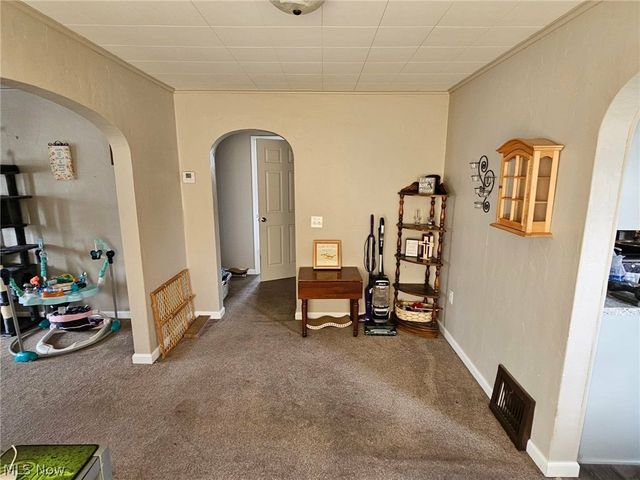 1305 Eastport Avenue, Uhrichsville, OH 44683