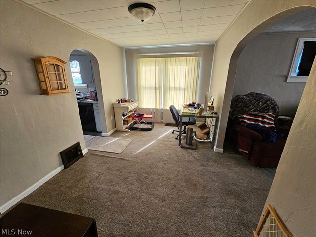 1305 Eastport Avenue, Uhrichsville, OH 44683