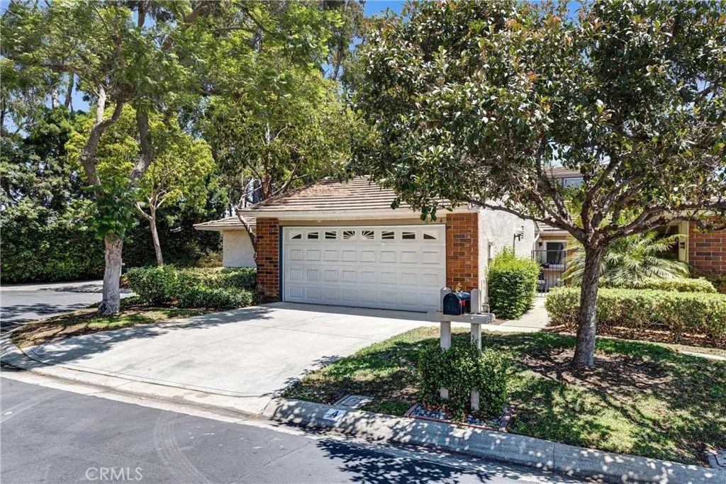 4 Dogwood North, Irvine, CA 92612