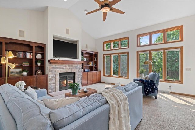 8821 Shadowood TRAIL, Mount Pleasant, WI 53406