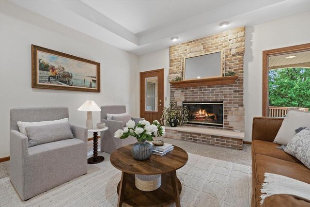 8821 Shadowood TRAIL, Mount Pleasant, WI 53406