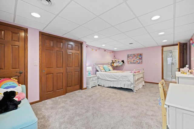 8821 Shadowood TRAIL, Mount Pleasant, WI 53406