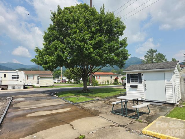 39 Polka Lane, Waynesville, NC 28785