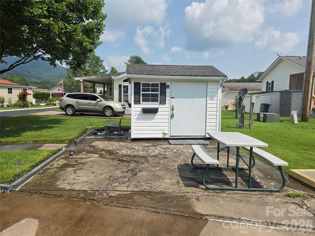 39 Polka Lane, Waynesville, NC 28785