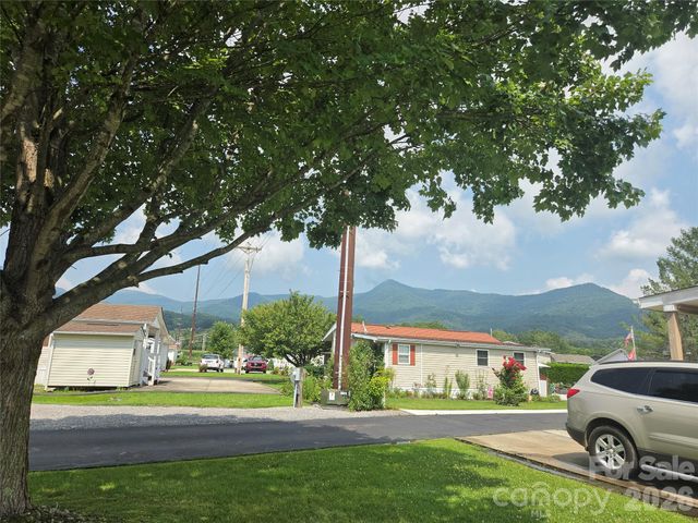 39 Polka Lane, Waynesville, NC 28785