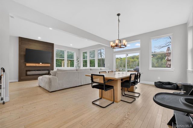 21 Kent Lake Avenue, Carmel, NY 10512