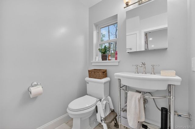 21 Kent Lake Avenue, Carmel, NY 10512