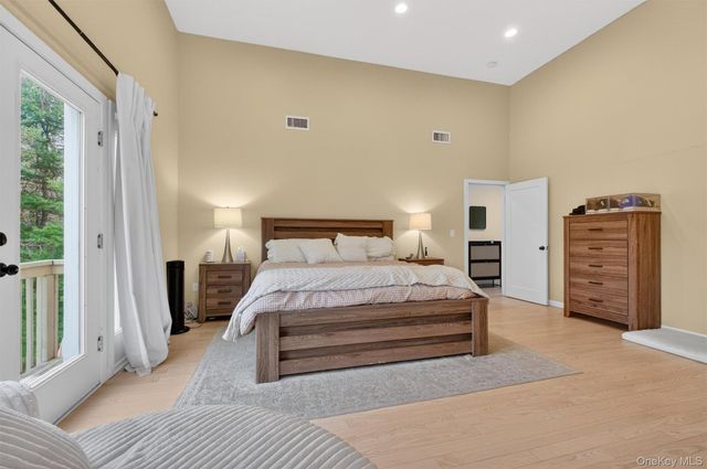 21 Kent Lake Avenue, Carmel, NY 10512