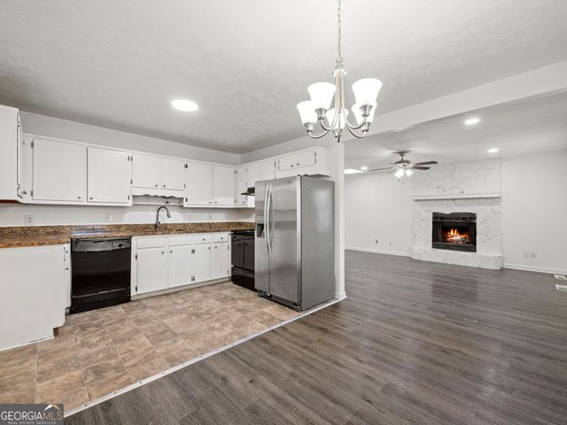 4416 Cary Drive, Snellville, GA 30039