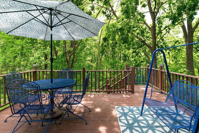 1184 Crescent Hills Drive, La Crescent, MN 55947