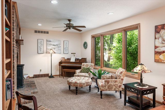 1184 Crescent Hills Drive, La Crescent, MN 55947