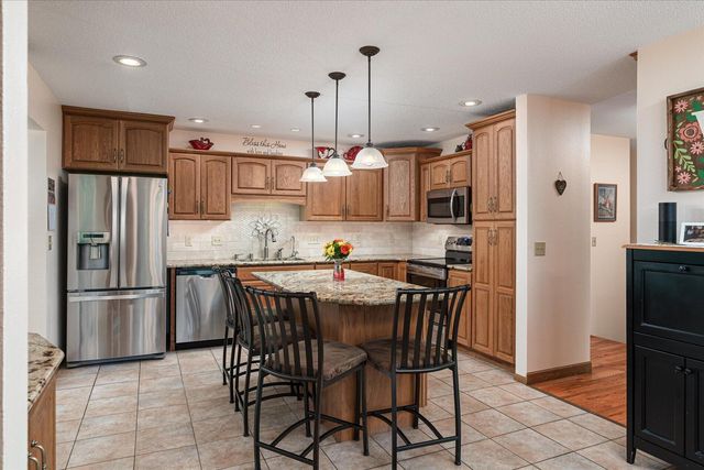 1184 Crescent Hills Drive, La Crescent, MN 55947