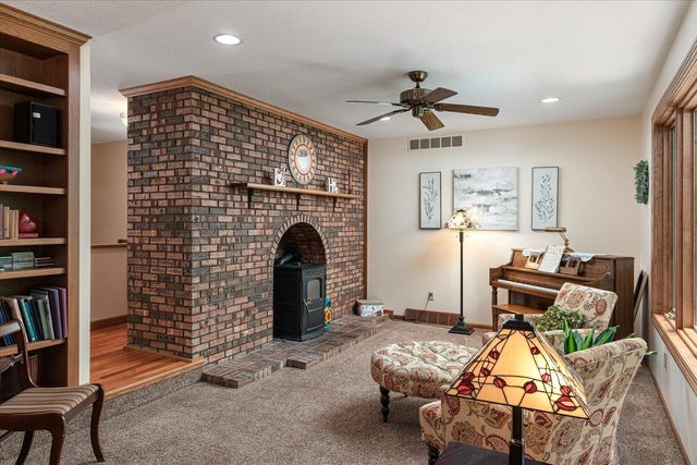 1184 Crescent Hills Drive, La Crescent, MN 55947