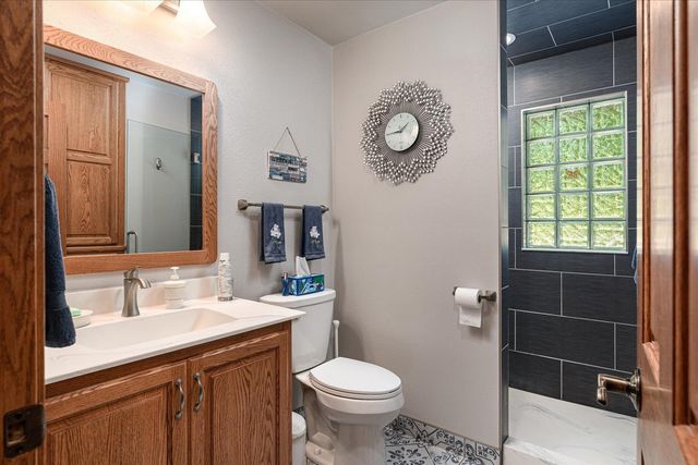 1184 Crescent Hills Drive, La Crescent, MN 55947