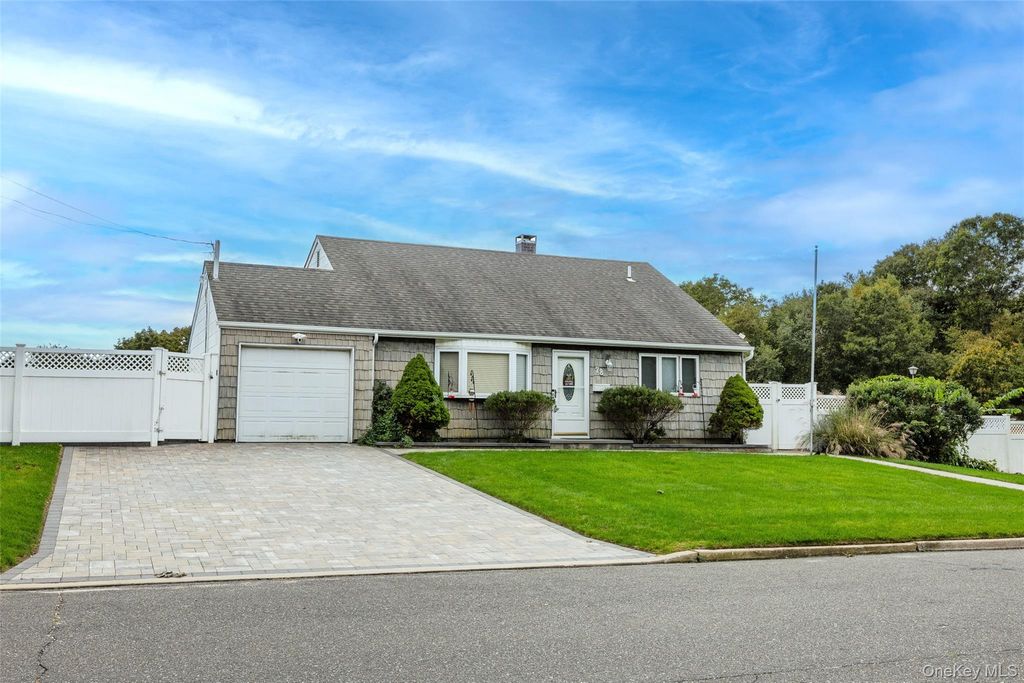 78 Circle Drive N, Patchogue, NY 11772 — exterior