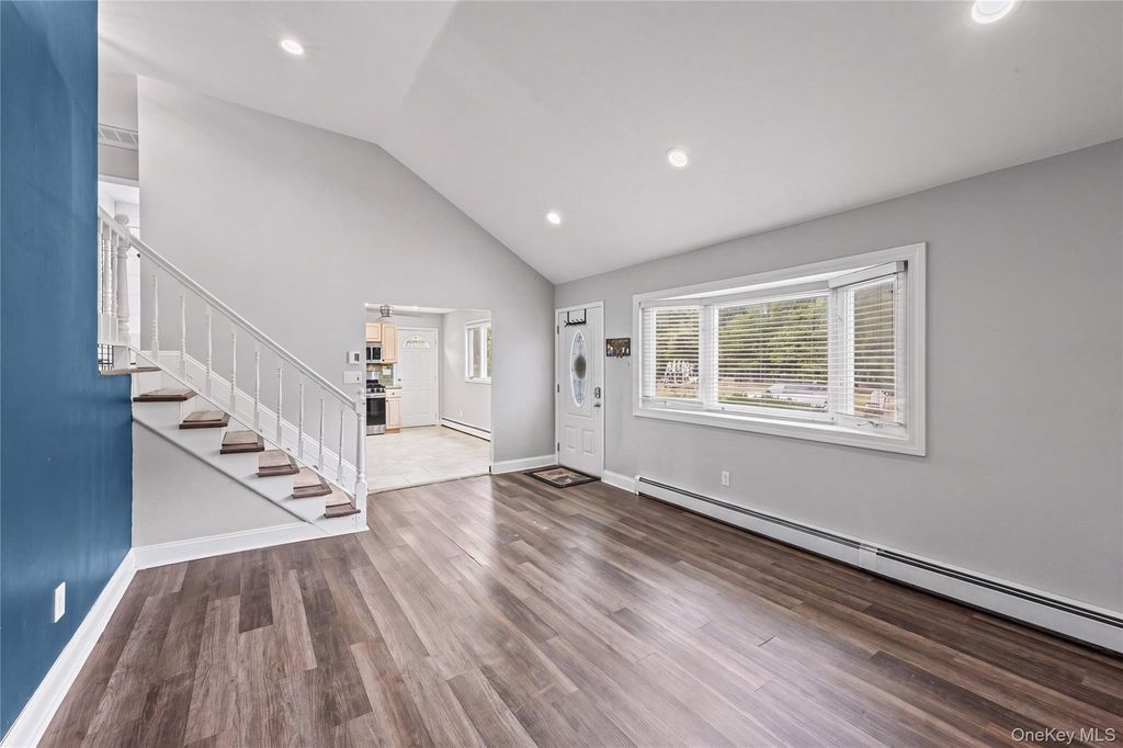 78 Circle Drive N, Patchogue, NY 11772 — photo 3