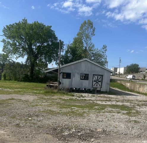 1018 J Street, Bedford, IN 47421