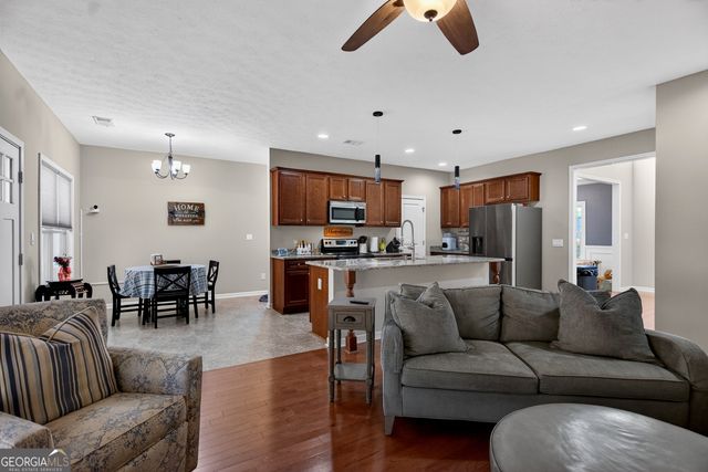 102 Beech Creek Drive, Lagrange, GA 30240