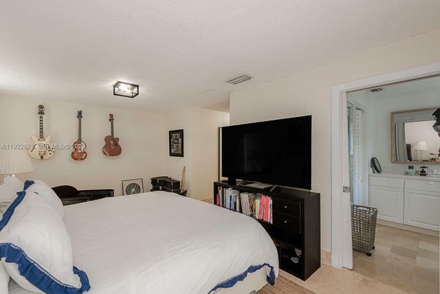 7000 Robles St, Coral Gables, FL 33143