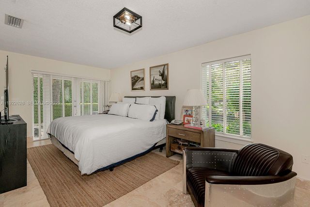 7000 Robles St, Coral Gables, FL 33143