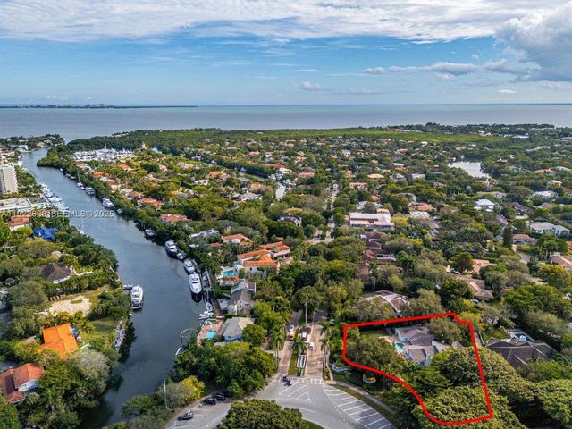 7000 Robles St, Coral Gables, FL 33143