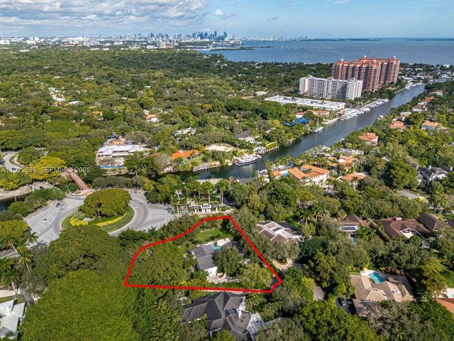 7000 Robles St, Coral Gables, FL 33143