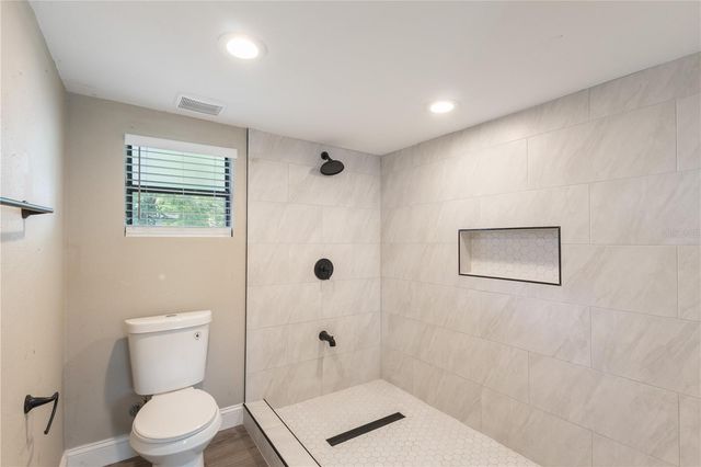 320 E ALTHEA AVENUE, Tampa, FL 33612