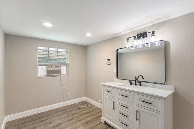 320 E ALTHEA AVENUE, Tampa, FL 33612