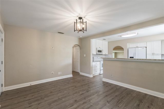320 E ALTHEA AVENUE, Tampa, FL 33612