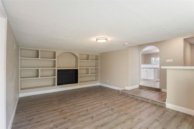 320 E ALTHEA AVENUE, Tampa, FL 33612