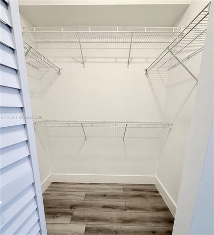 5077 NW 7th St 706, Miami, FL 33126