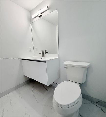 5077 NW 7th St 706, Miami, FL 33126