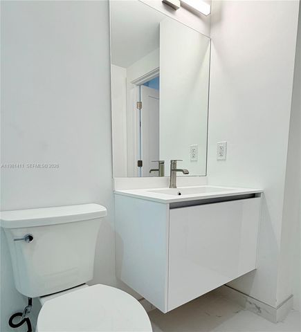 5077 NW 7th St 706, Miami, FL 33126