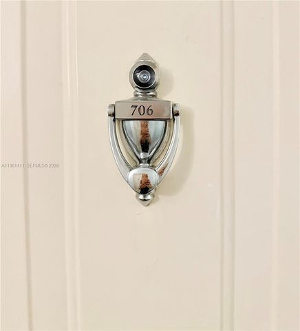 5077 NW 7th St 706, Miami, FL 33126