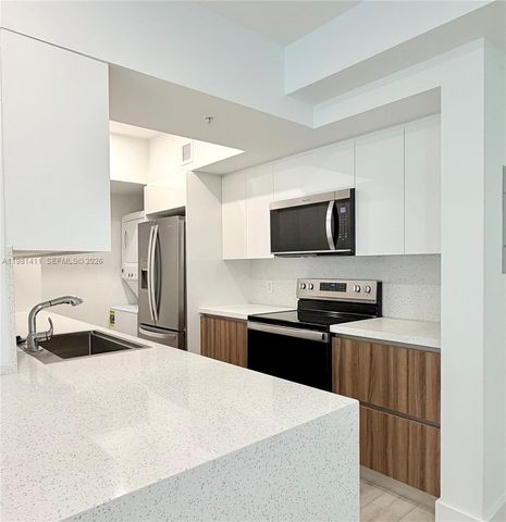 5077 NW 7th St 706, Miami, FL 33126