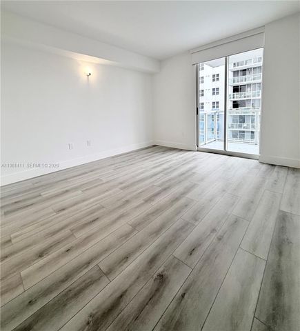 5077 NW 7th St 706, Miami, FL 33126