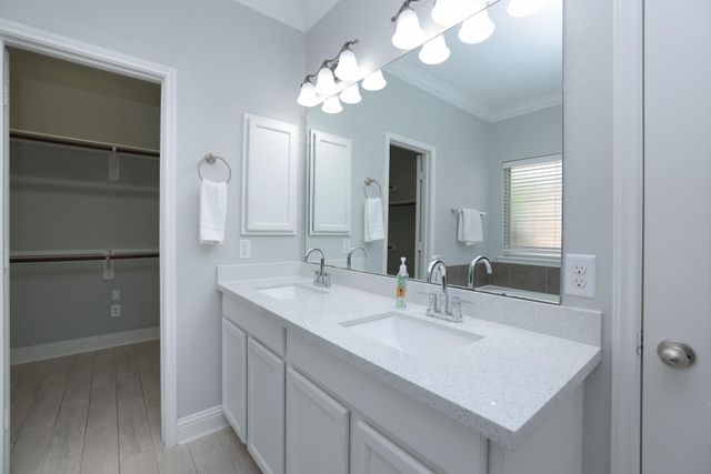 19 Canterborough Place, Tomball, TX 77375