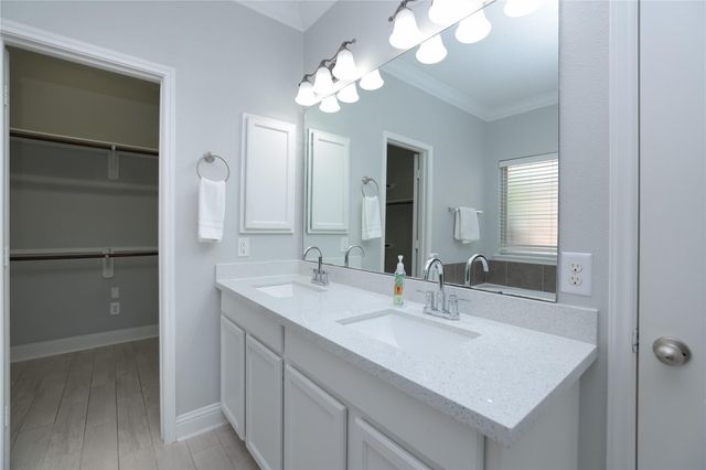 19 Canterborough Place, Tomball, TX 77375