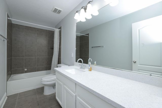19 Canterborough Place, Tomball, TX 77375