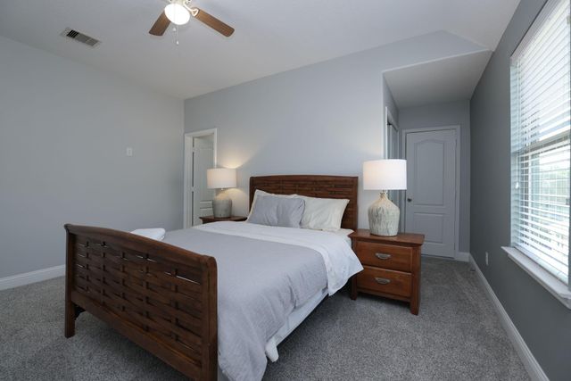 19 Canterborough Place, Tomball, TX 77375